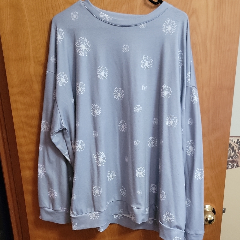 Source Unknown Blue Long Sleeve Tee with White Floral Print